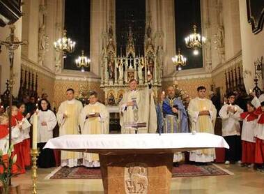  Mariä Lichtmess: Ein Lichtermeer in Baden. Das Fest mit der ukrainischen Gemeinde Gemeinsame Messfeier von Pfarrer Clemens Abrahamowicz mit dem Generalvikar für die katholischen Ostkirchen Erzpriester Yuriy Kola