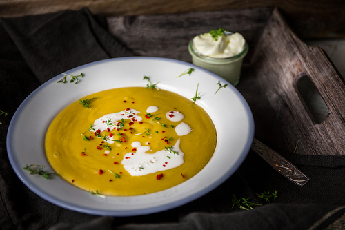 Hirse-Karotten-Pastinakensupppe