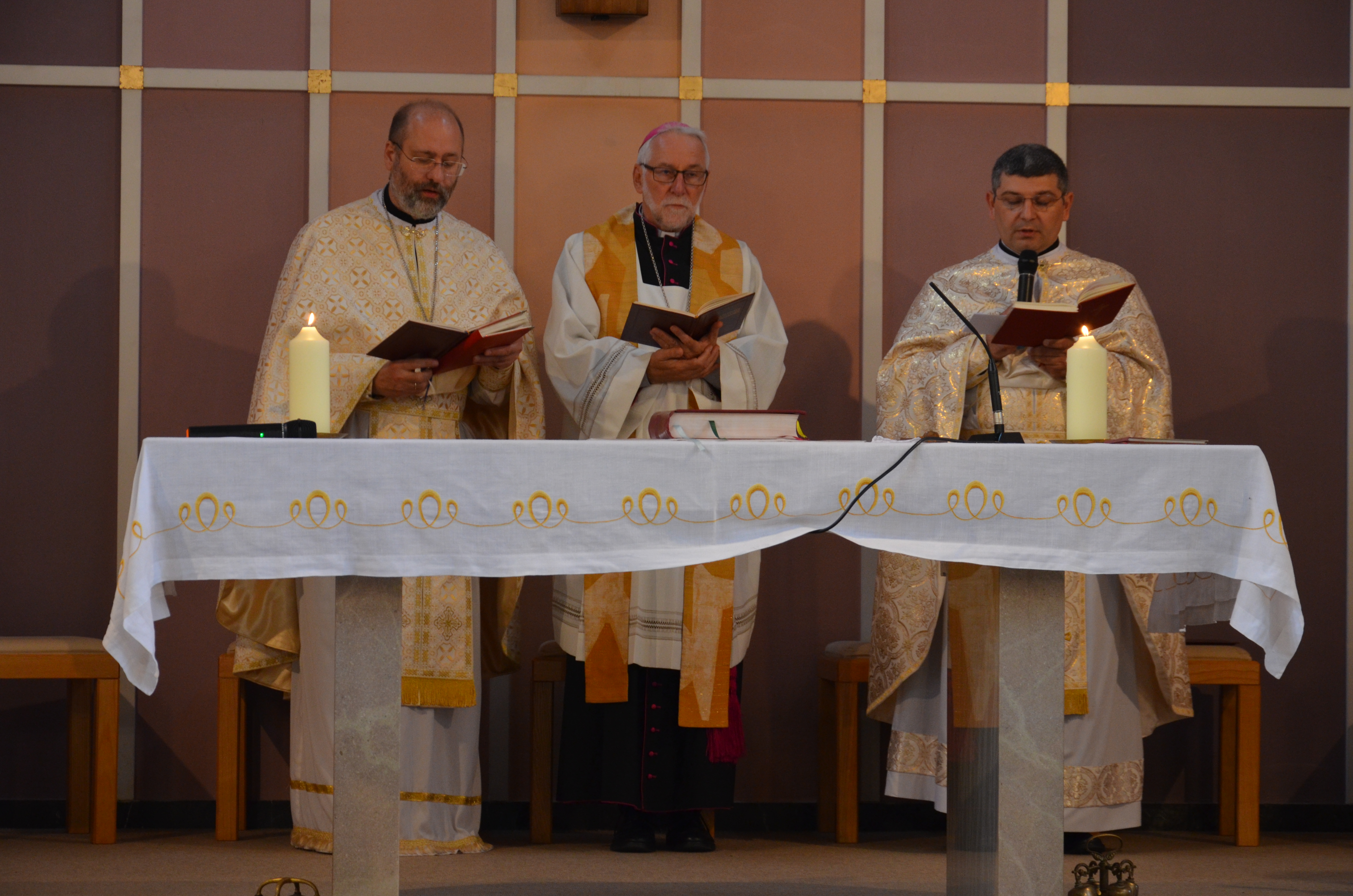 gemeinsame göttliche Liturgie - Bischof Marketz, Generalvikar Kolasa,...