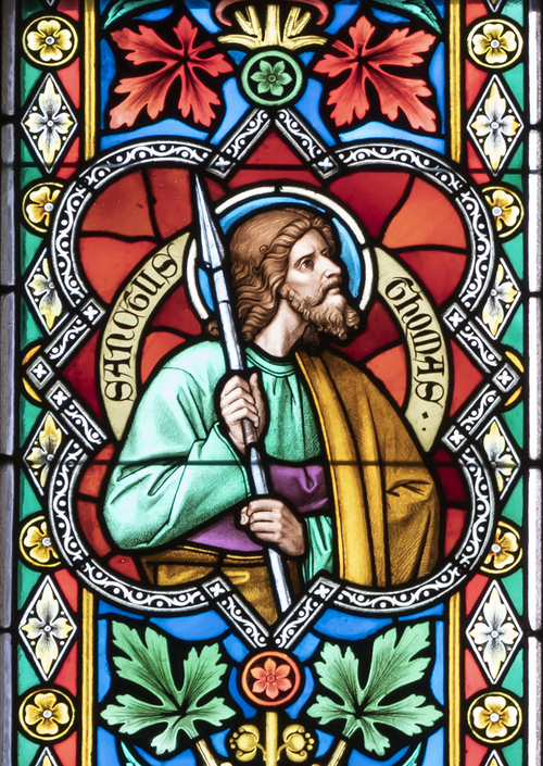 Kirchenfenster mit dem Heiligen Thomas in der Stiftskirche Zwettl.