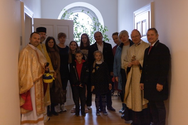 Bischof gemeinsam mit Gläubigen der Ukrainisch-Griech-Kath Gemeinde